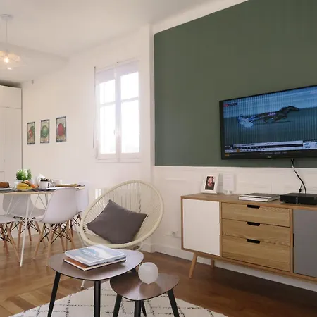 Special Jo 2pieces De 44 M2 2 Rooms, 44m2 Furnished Flat, Apartment Versailles